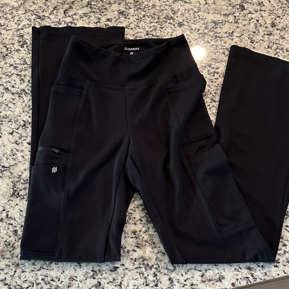 Jaanuu Women's Black Scrubs